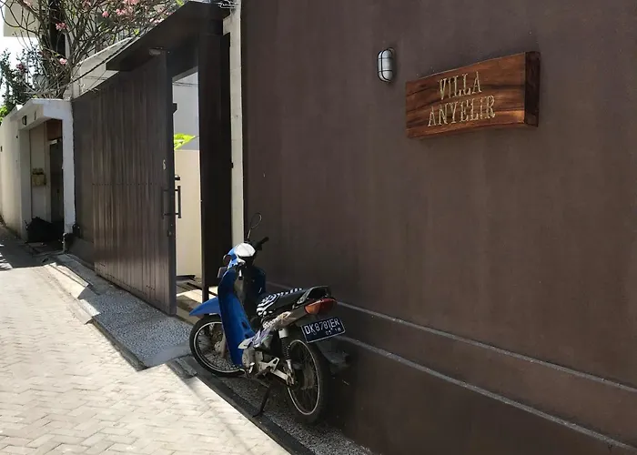 Anyelir Seminyak